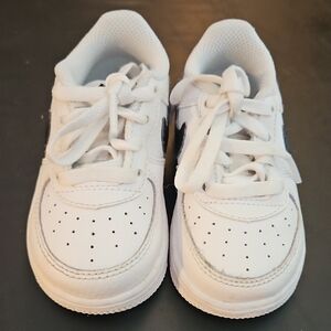 Nike Kids White and Black Leather Sneakers Size 4.5